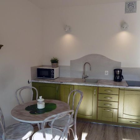Kawalerka Perla Apartment ชวีโนวิชแจ ภายนอก รูปภาพ